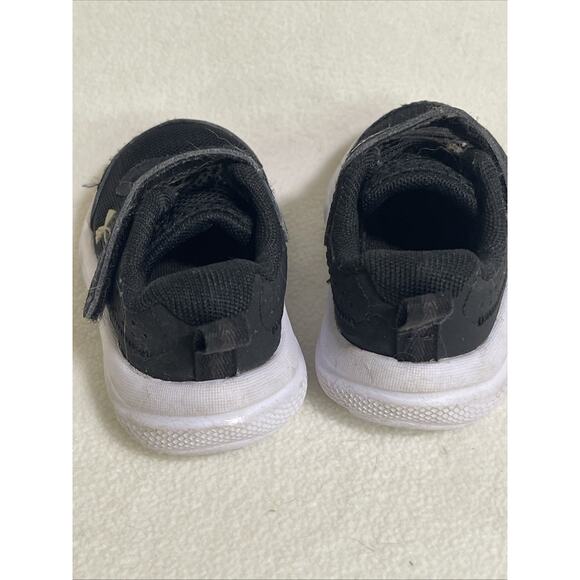 Under Armour Kid's Shoes Size 5K- EUC - Picture 4 of 5